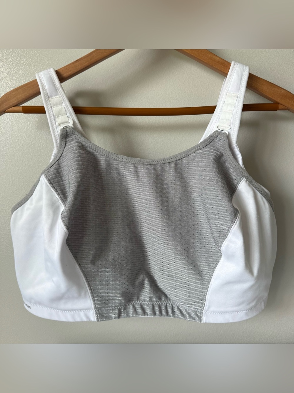 GLAMORISE Size 42I High Impact Sports Bra